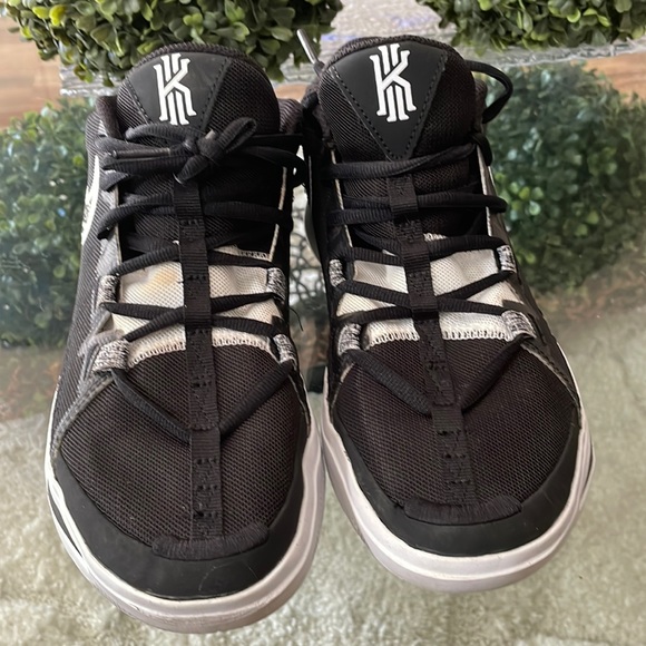 Nike Kyrie Flytrap 6 Sneakers Men’s Size 7 - Picture 1 of 6